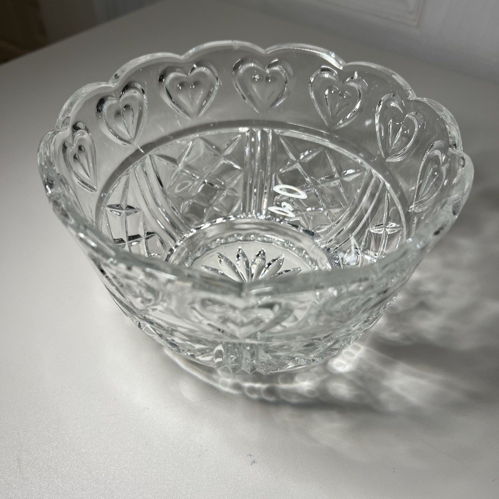 Vtg Fifth Avenue Crystal Footed Bowl Hearts Scalloped Edges - Picture 3 of 6
